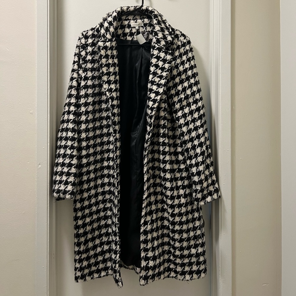 Mid length dad coat / peacoat - perfect to throw over a dress in the fall